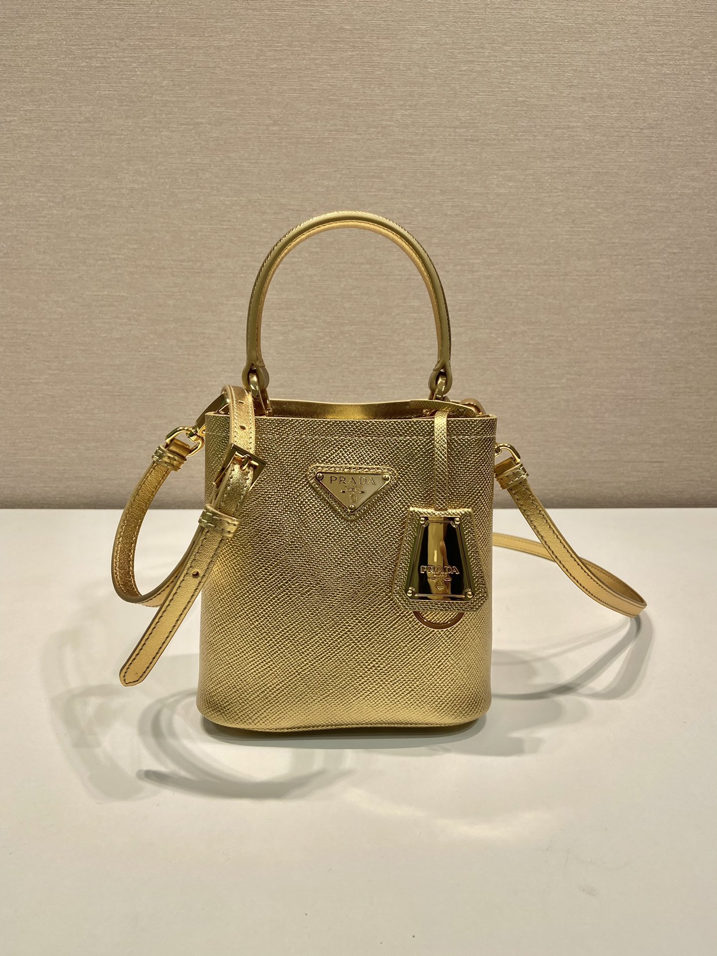 Prada_1BA373_Tote-15_16_